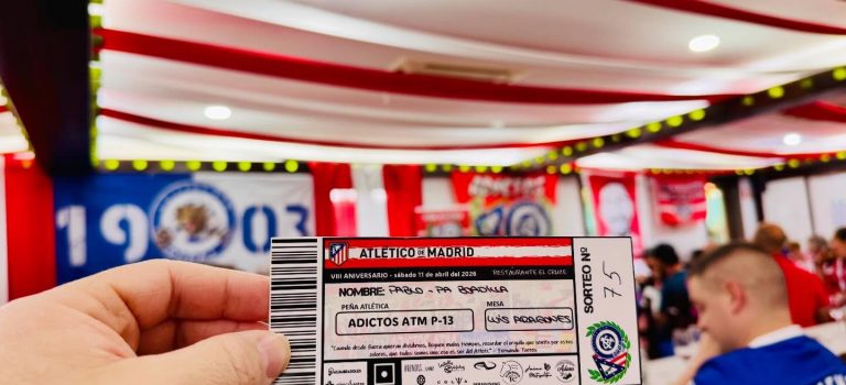 Presentes con nuestros hermanos de @adictosatmp13 en su 8 aniversario. MUCHO MUCHO MUCHO ATLETI