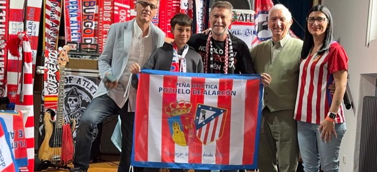 Gracias a nuestros amigos de Pozuelo por dejarnos compartir con vosotros la fiesta de vuestro cumpleaños!!! A por otros 66 años!!! #atletiboadilla #nuncadejesdecreer